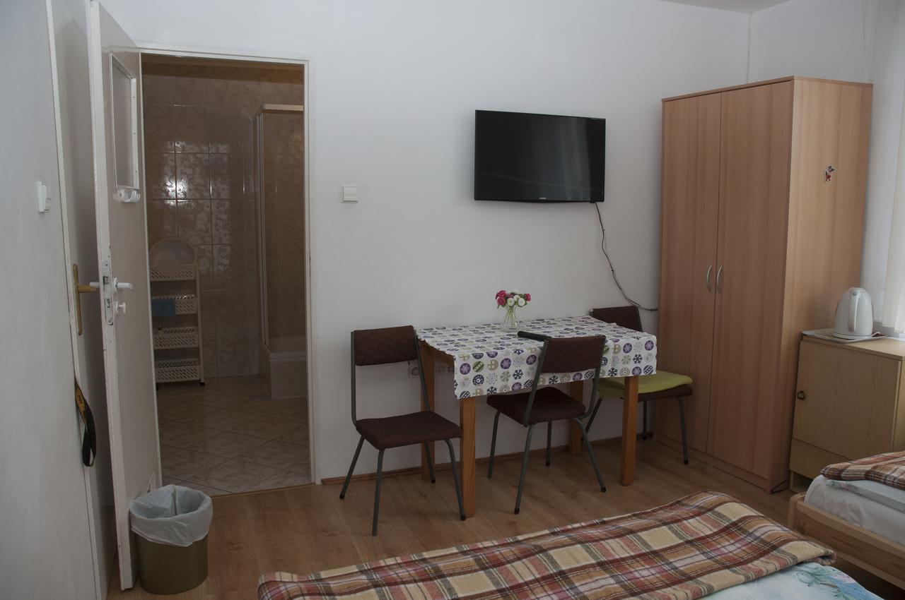 Apartament I Pokoje Aura Dom Wczasowy Darlowko Esterno foto
